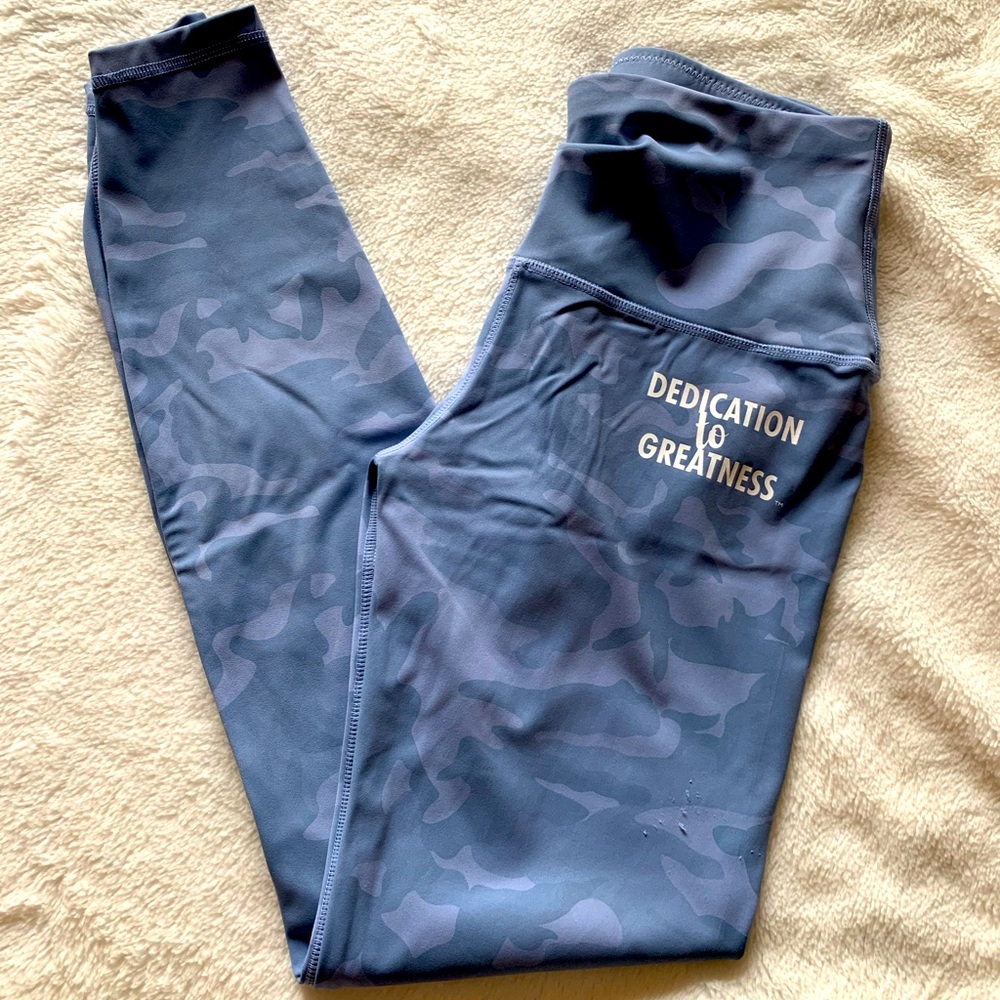 I AM XELLENCE Camo Leggings Small